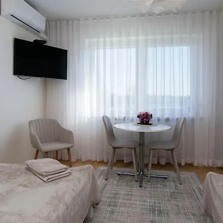 Homestay Dzika Plaza *