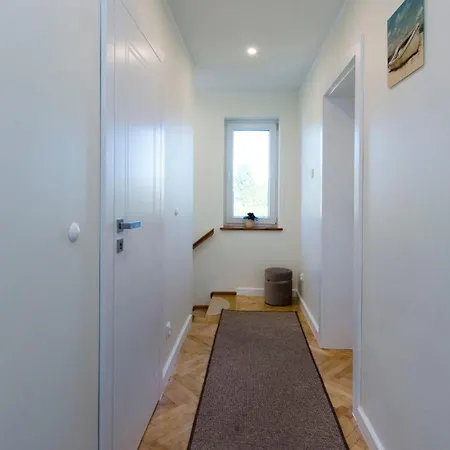 Dzika Plaza ホームステイ