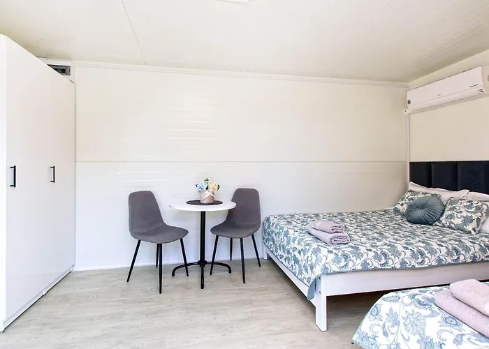 Dzika Plaza Homestay szállás